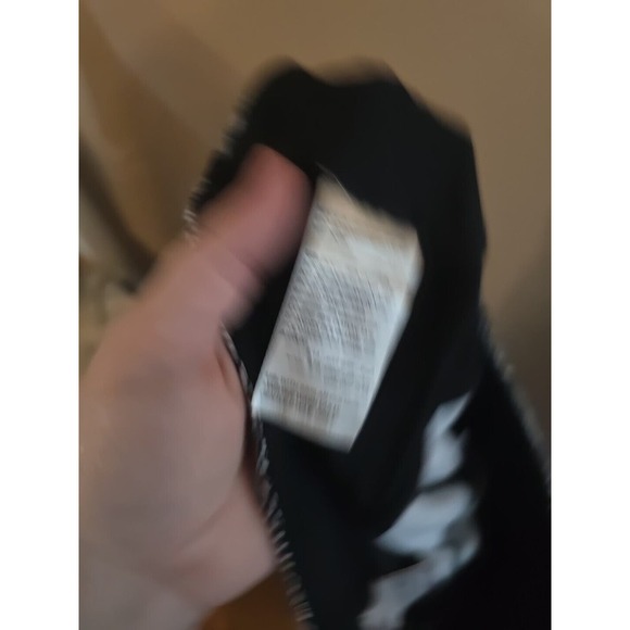 Chico's Zenergy Black Medallion Tile So Slimming Ankle Leggings Womans Size 1P - Picture 5 of 5